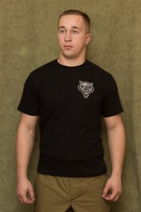 Майка с эмблемой Волк на груди и надписью на спине